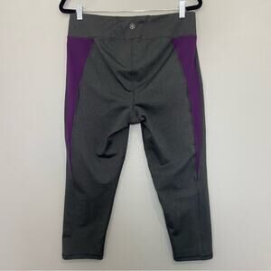 GAIAM Crop Capri Leggings Gray With Purple Detail Side Stripe XL